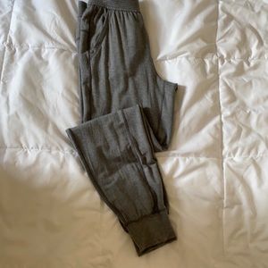Lululemon, 6 , Gray